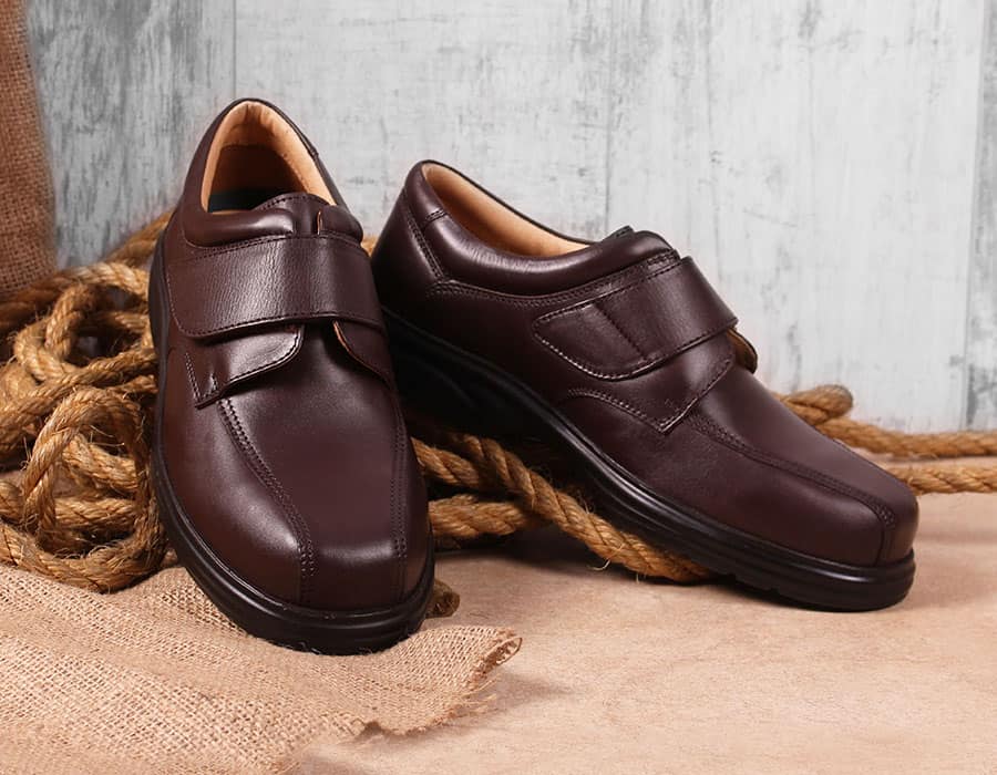 Tony Mens Extra Wide Shoes from Sandpiper image