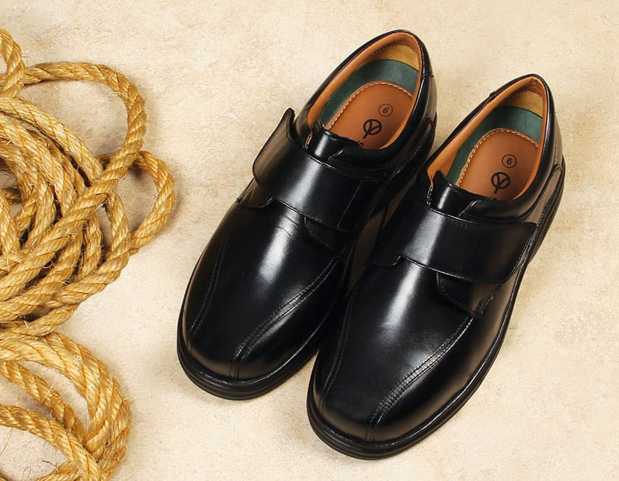 Tony Mens Extra Wide Shoes from Sandpiper image