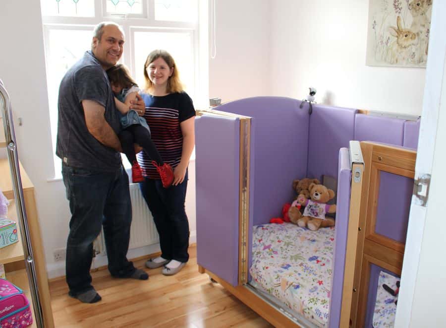 Theraposture cot bed
